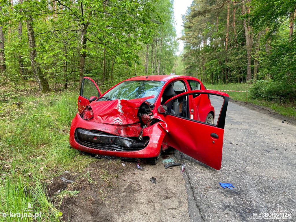 Czołowe zderzenie w Radońsku. Dwie osoby poszkodowane