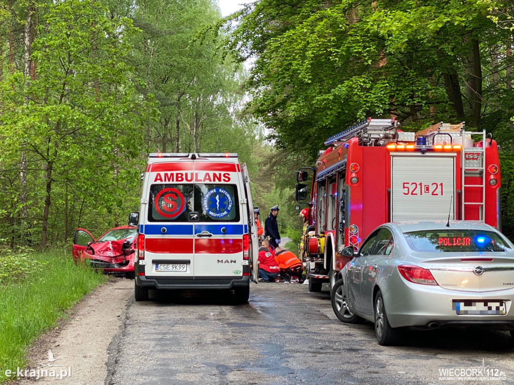 Czołowe zderzenie w Radońsku. Dwie osoby poszkodowane