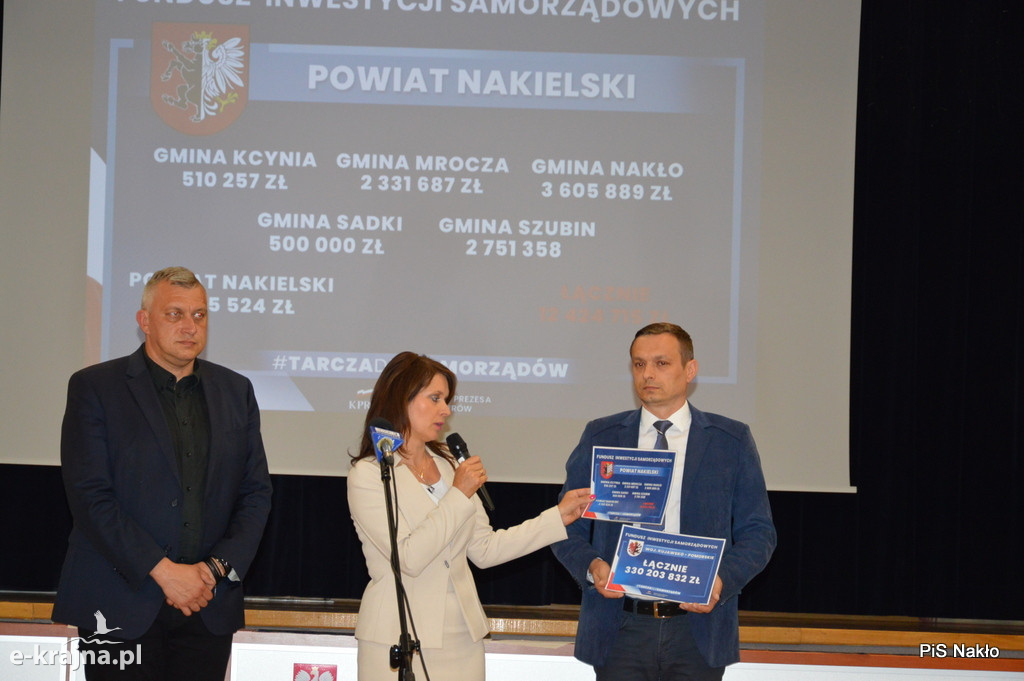 Poseł Kozanecka w Sadkach i Białych Błotach o Tarczy dla Samorządów