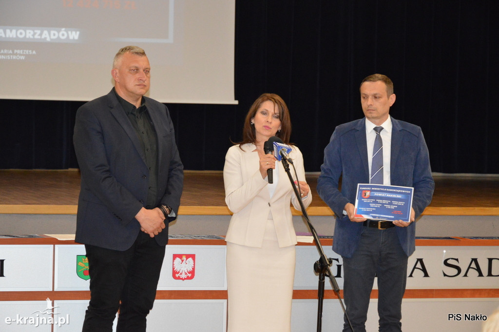 Poseł Kozanecka w Sadkach i Białych Błotach o Tarczy dla Samorządów