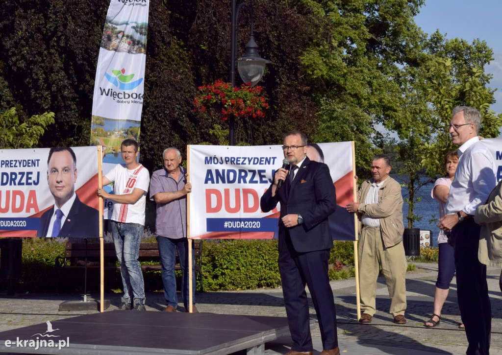 Więcbork: Premier Mateusz Morawiecki spotkał się z mieszkańcami Krajny