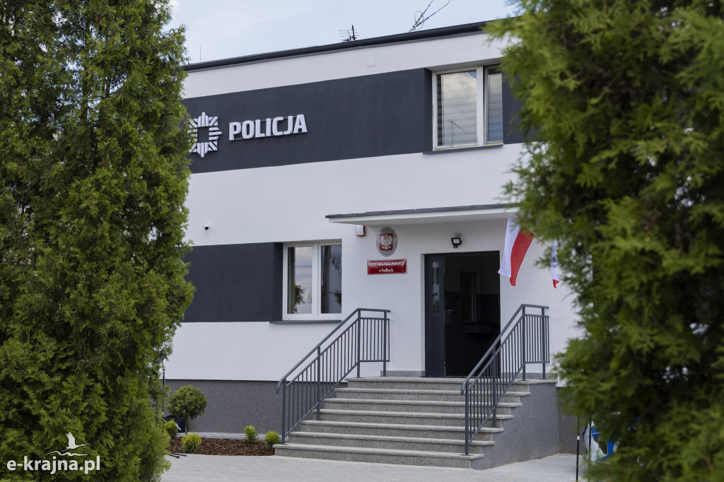 Otwarcie odtworzonego posterunku Policji w Sadkach