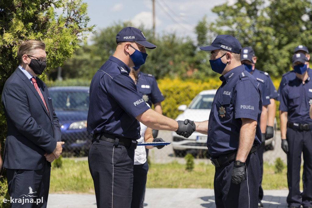 Otwarcie odtworzonego posterunku Policji w Sadkach