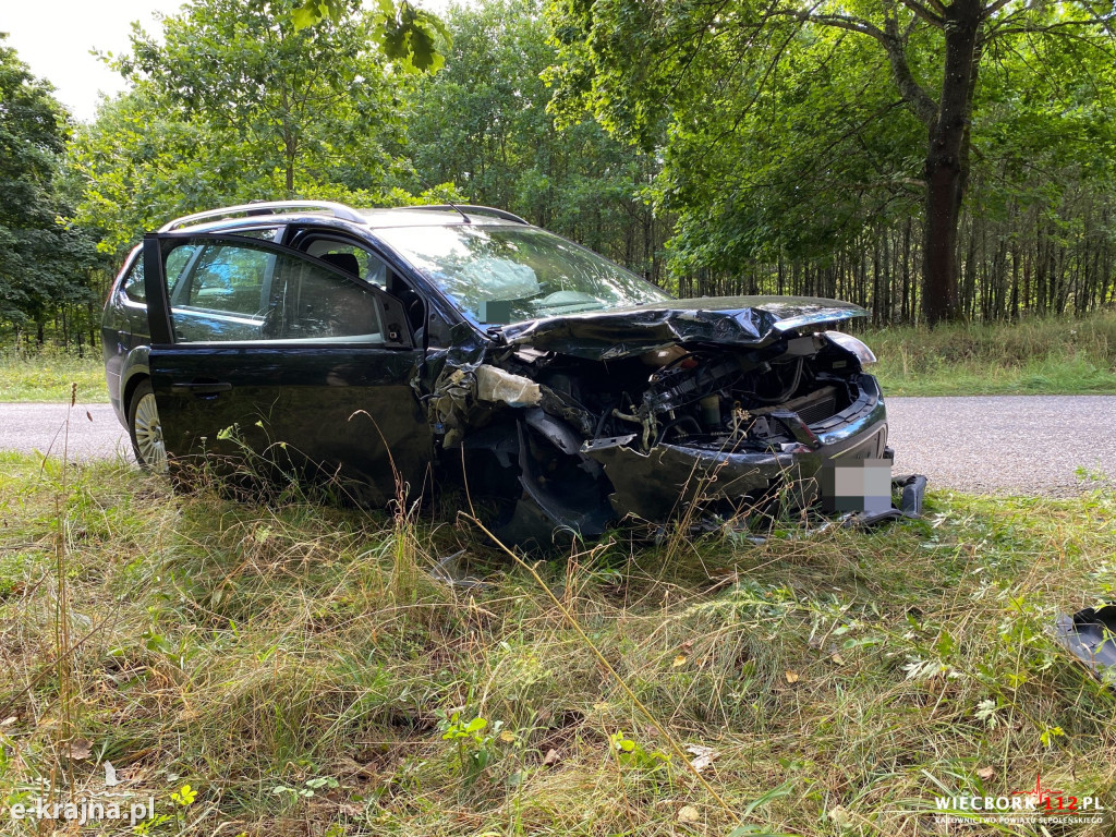 Groźny wypadek pod Sępólnem Krajeńskim, dwie osoby poszkodowane