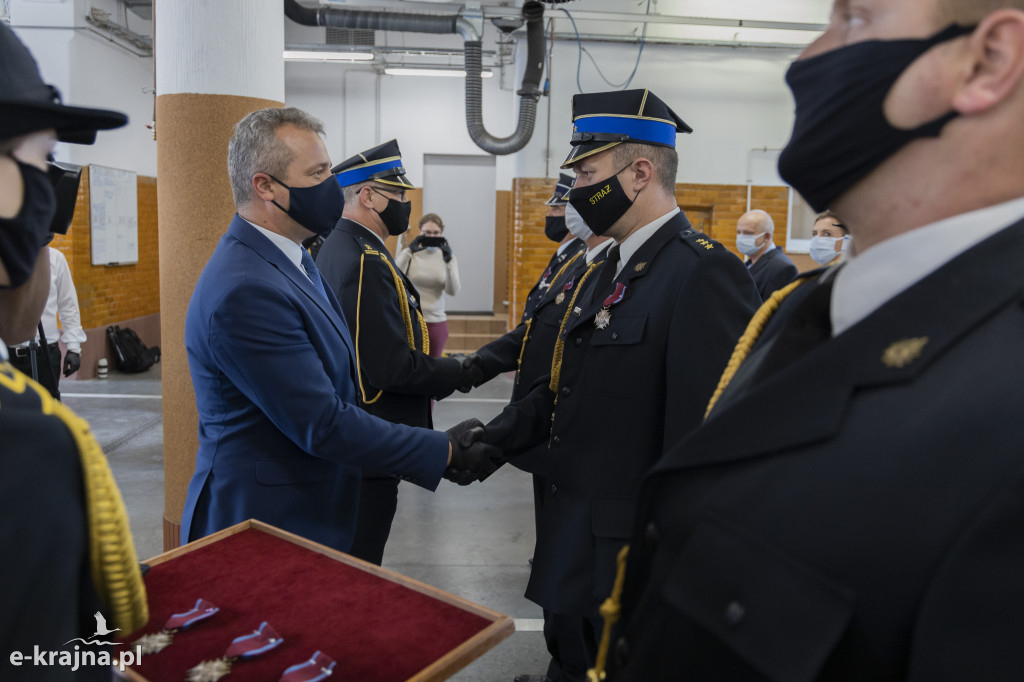 Odznaczenia i miliony złotych dla straży pożarnej