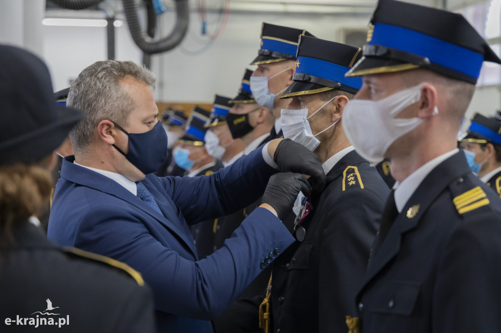 Odznaczenia i miliony złotych dla straży pożarnej