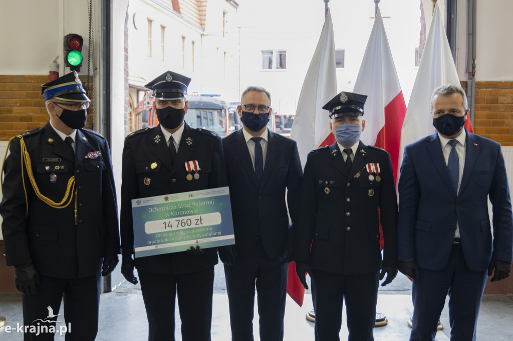 Odznaczenia i miliony złotych dla straży pożarnej