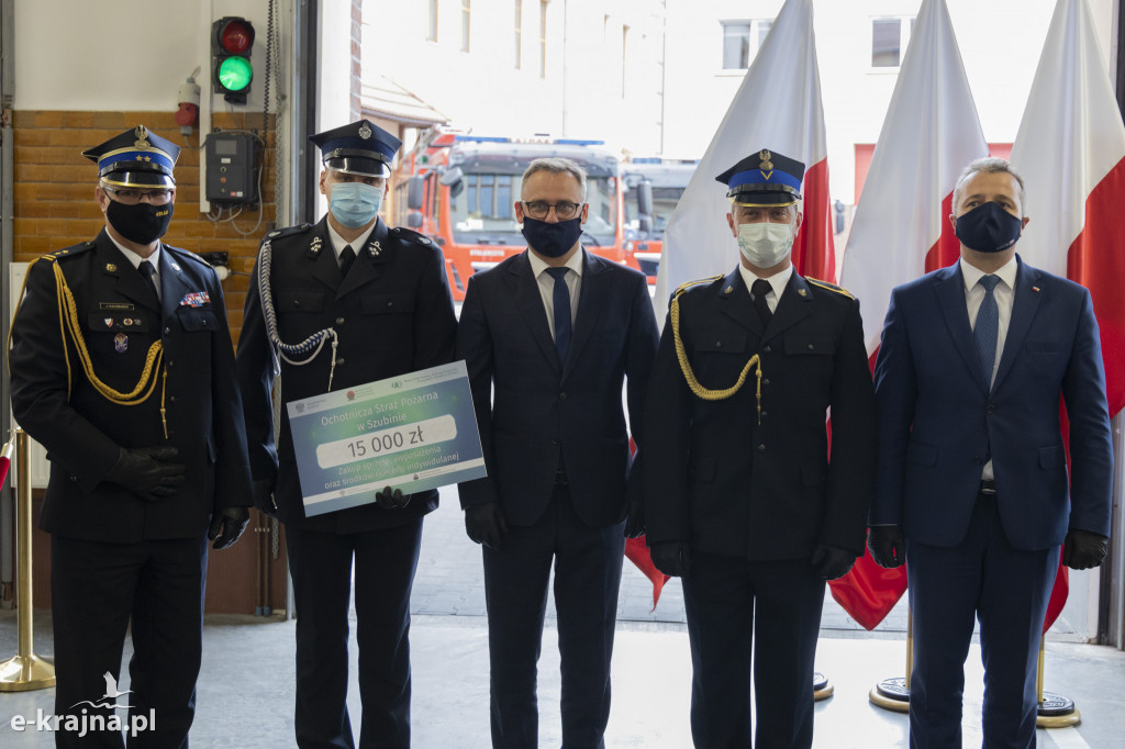 Odznaczenia i miliony złotych dla straży pożarnej
