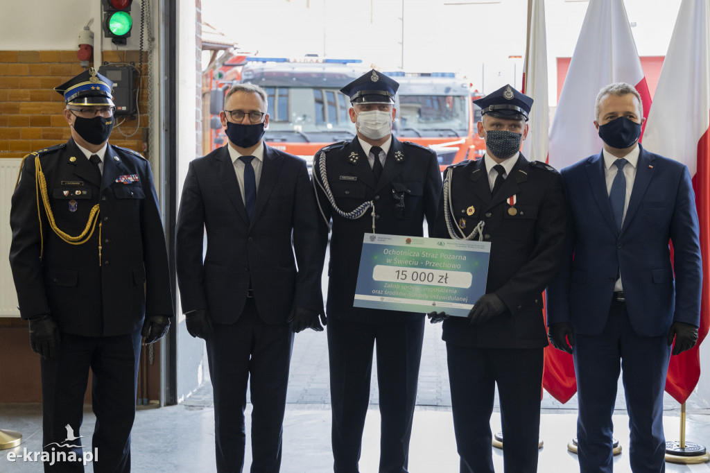 Odznaczenia i miliony złotych dla straży pożarnej