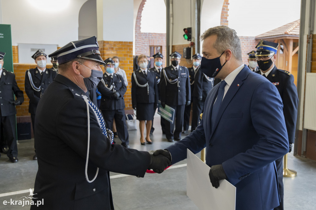 Odznaczenia i miliony złotych dla straży pożarnej