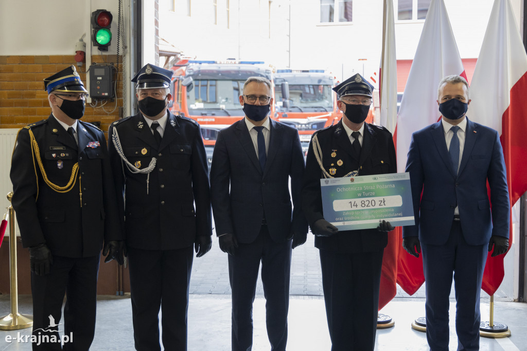 Odznaczenia i miliony złotych dla straży pożarnej