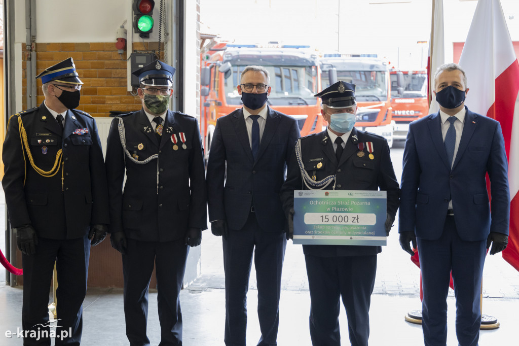 Odznaczenia i miliony złotych dla straży pożarnej