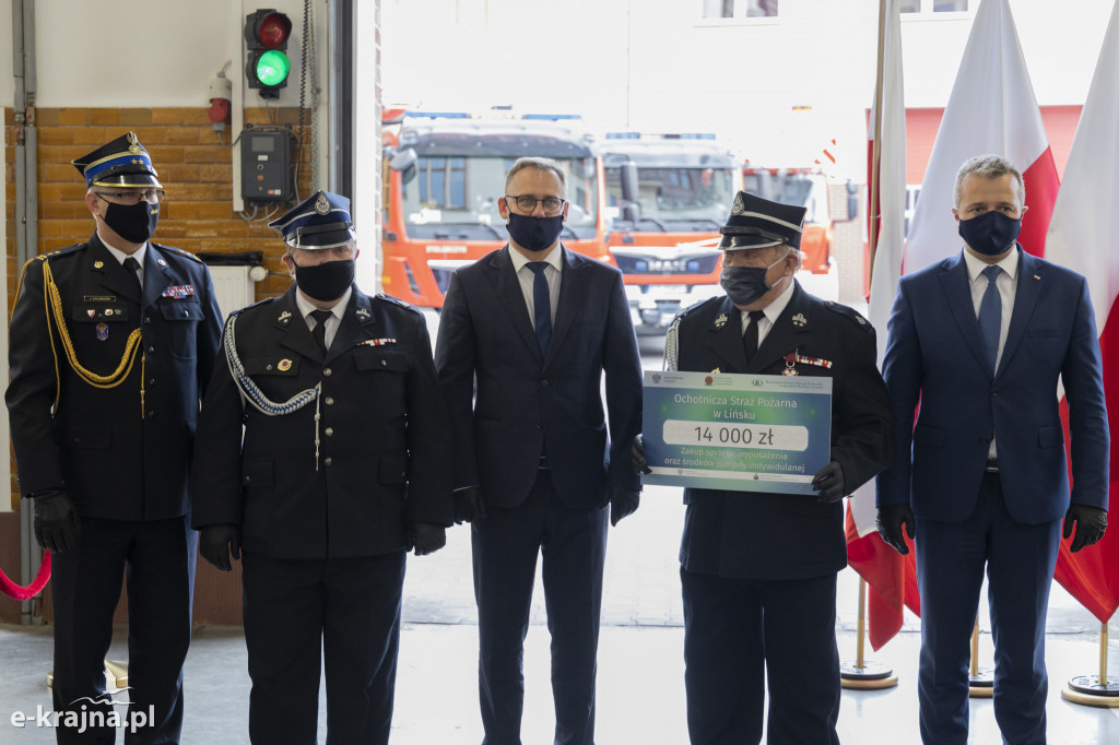 Odznaczenia i miliony złotych dla straży pożarnej