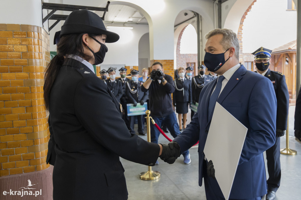 Odznaczenia i miliony złotych dla straży pożarnej