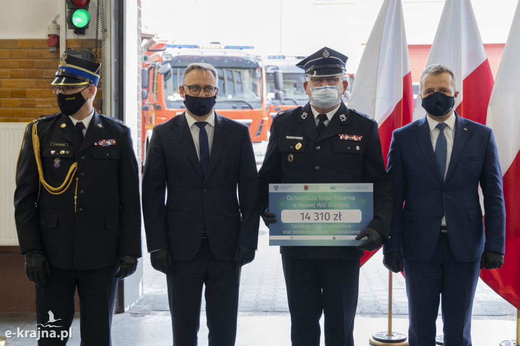 Odznaczenia i miliony złotych dla straży pożarnej
