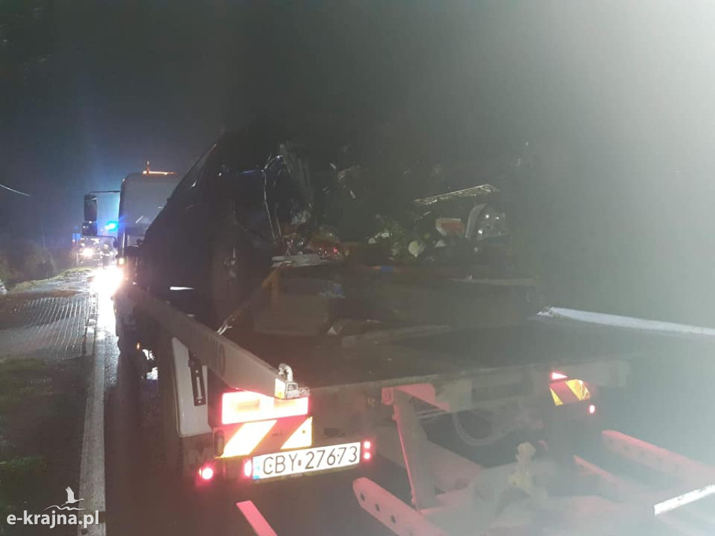Dachowanie samochodu osobowego na DK25