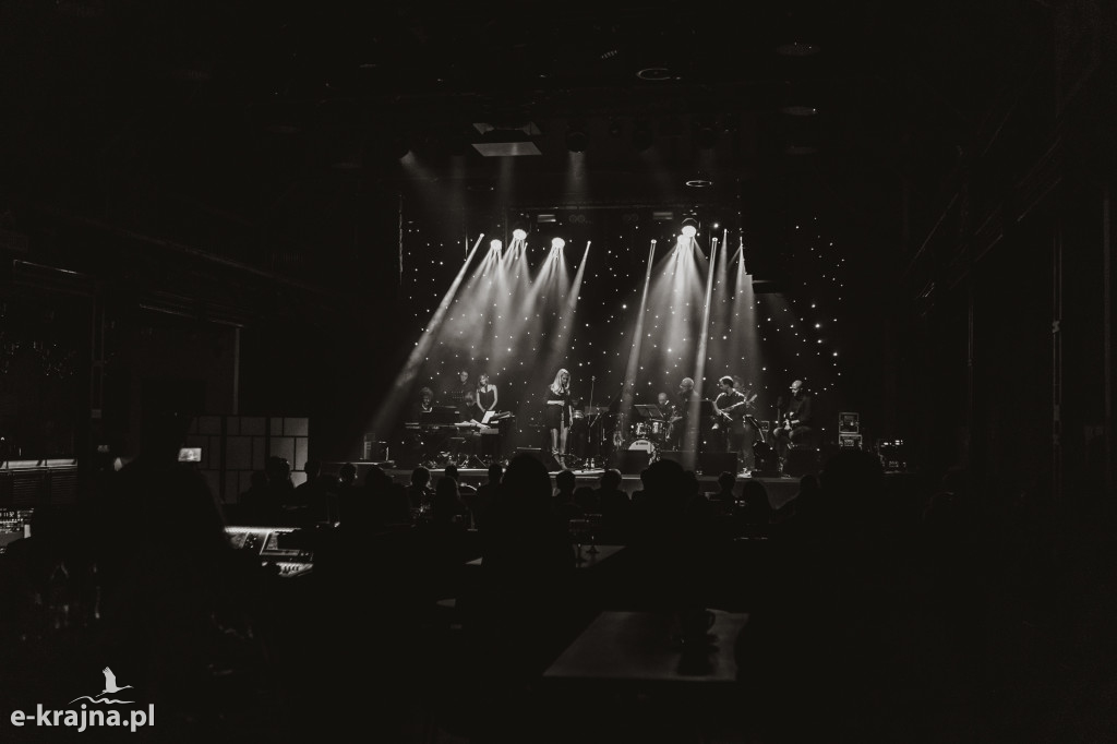 Niebo nad jeziorem - koncert premierowy w Fabryce Lloyda