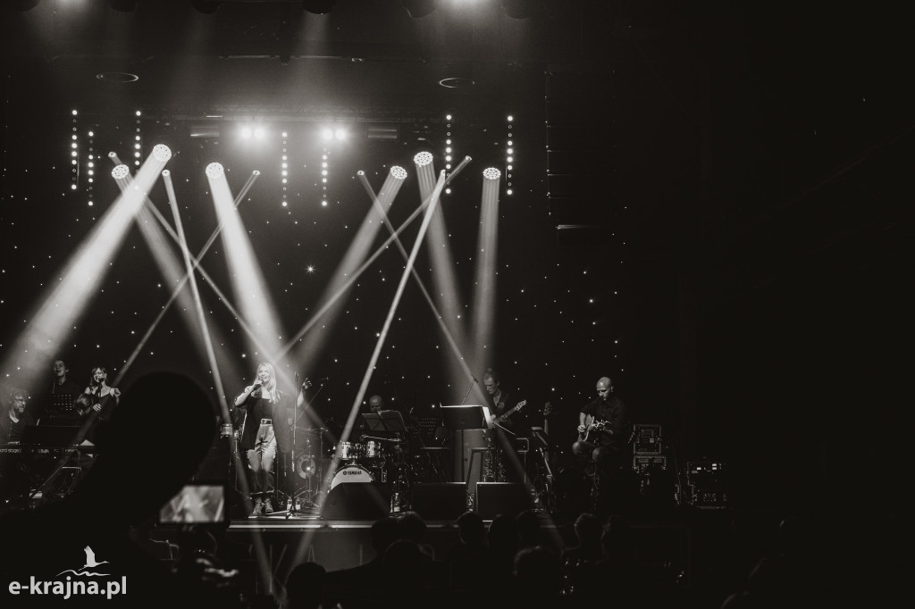 Niebo nad jeziorem - koncert premierowy w Fabryce Lloyda
