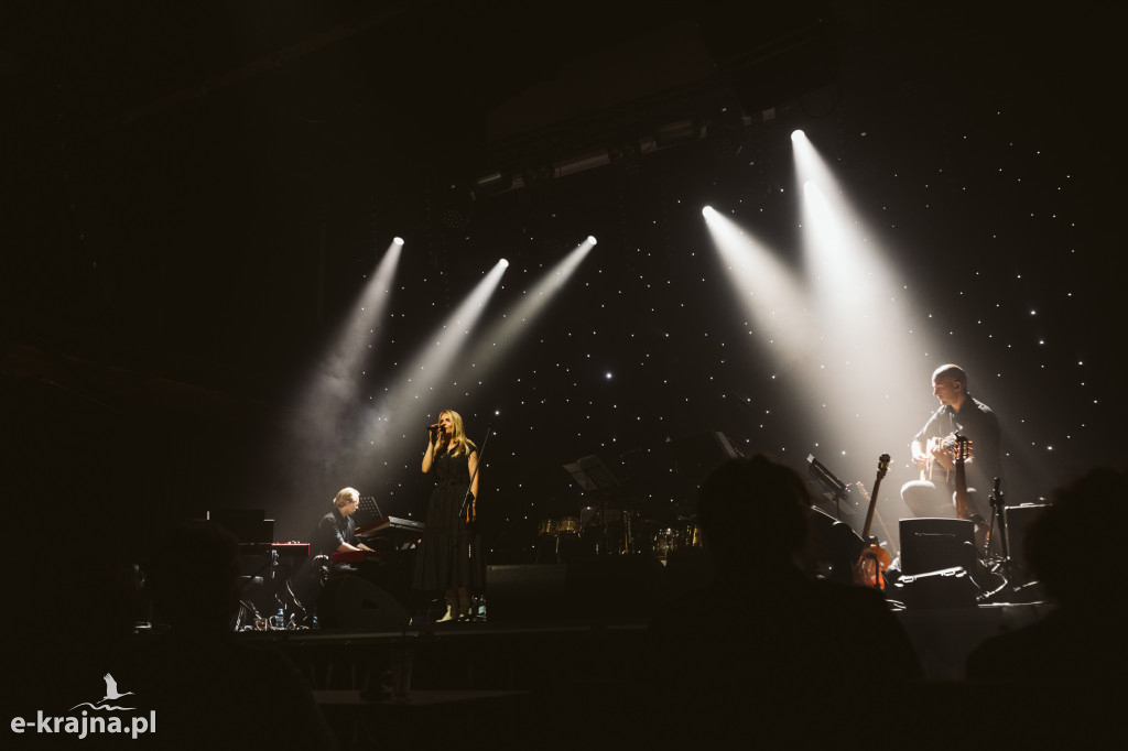 Niebo nad jeziorem - koncert premierowy w Fabryce Lloyda