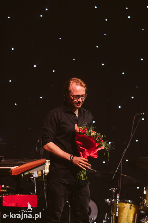 Niebo nad jeziorem - koncert premierowy w Fabryce Lloyda