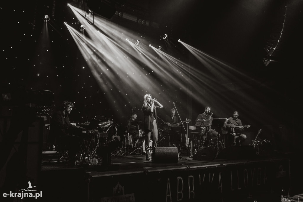 Niebo nad jeziorem - koncert premierowy w Fabryce Lloyda