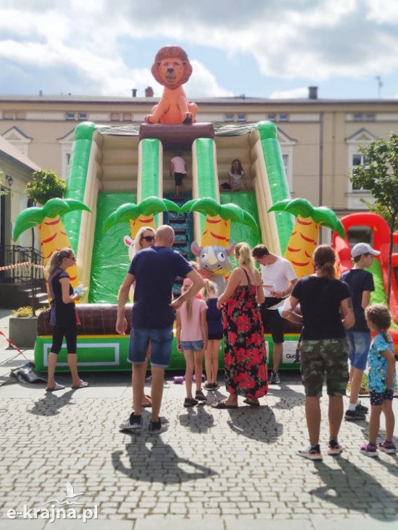 Piknik w Mieście nad Jeziorem ze szczepieniem w tle