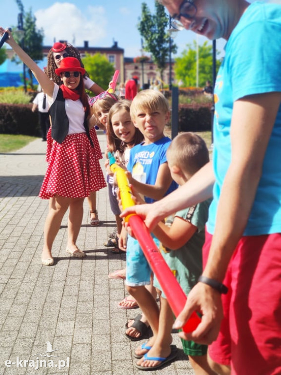 Piknik w Mieście nad Jeziorem ze szczepieniem w tle