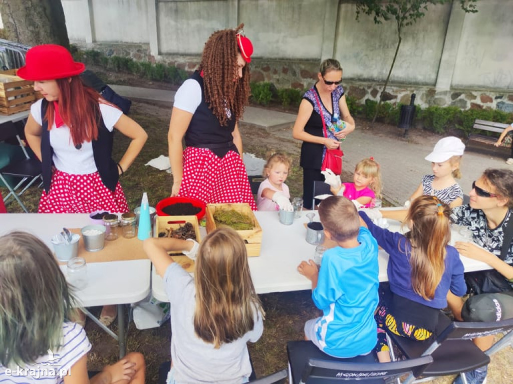 Piknik w Mieście nad Jeziorem ze szczepieniem w tle