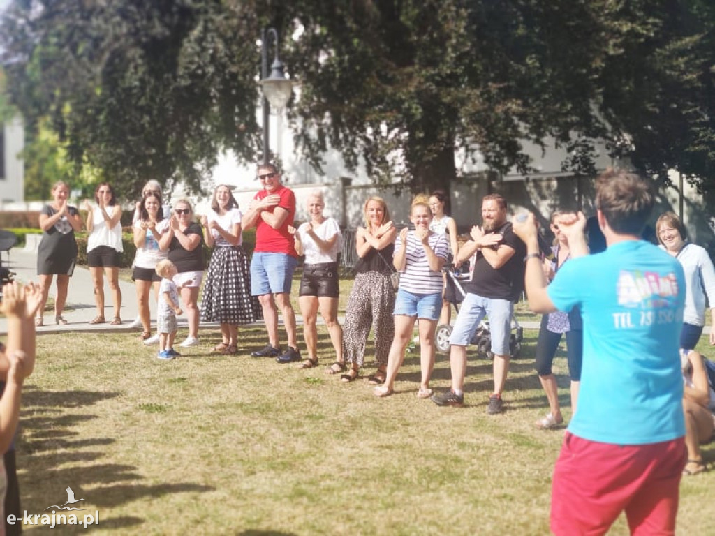 Piknik w Mieście nad Jeziorem ze szczepieniem w tle