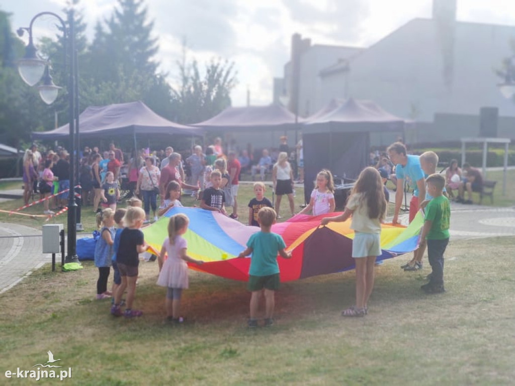Piknik w Mieście nad Jeziorem ze szczepieniem w tle