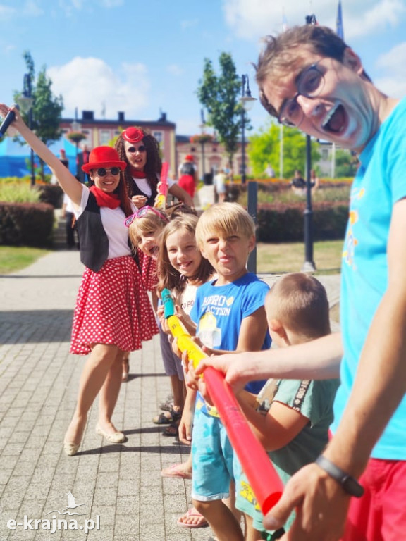 Piknik w Mieście nad Jeziorem ze szczepieniem w tle