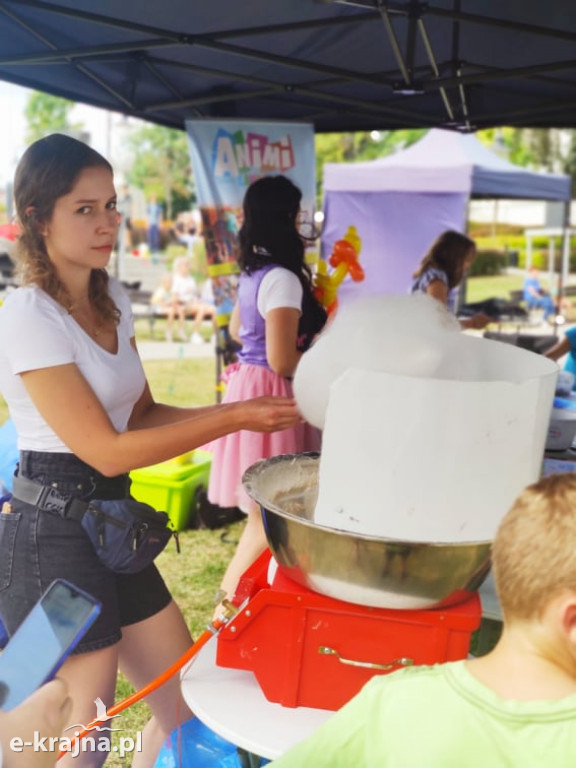 Piknik w Mieście nad Jeziorem ze szczepieniem w tle