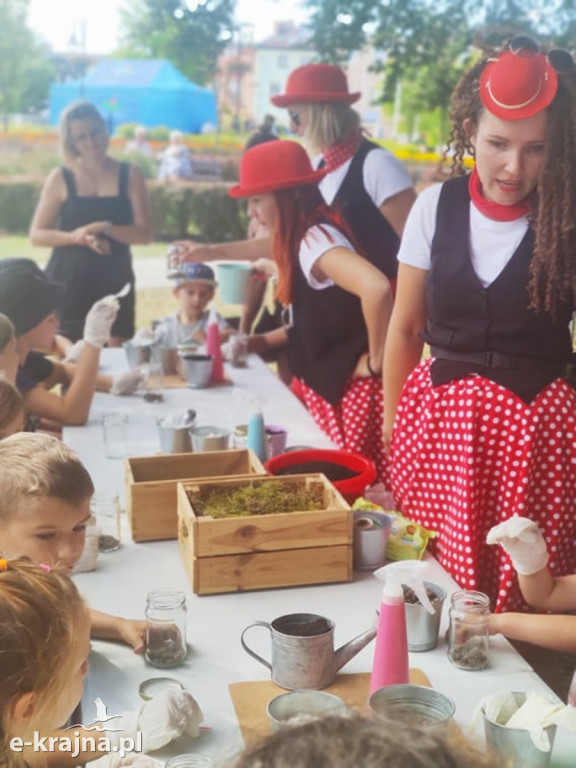 Piknik w Mieście nad Jeziorem ze szczepieniem w tle