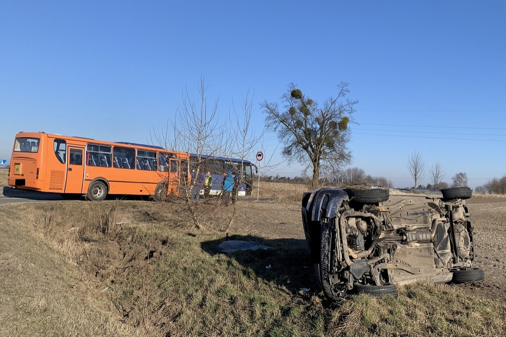 Wypadek autobusu szkolnego