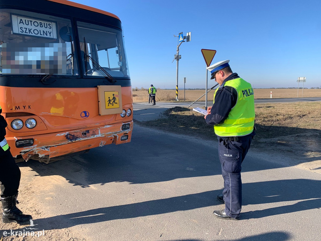 Wypadek autobusu szkolnego