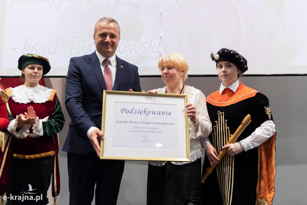 Uroczyste obchody Dnia Matki w Urzędzie Wojewódzkim