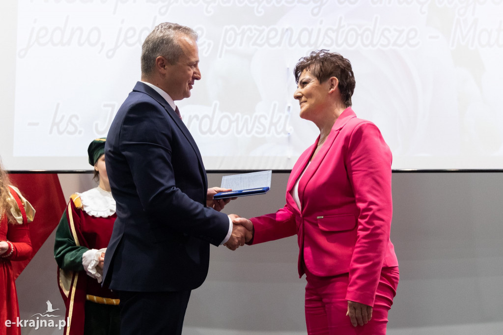 Uroczyste obchody Dnia Matki w Urzędzie Wojewódzkim