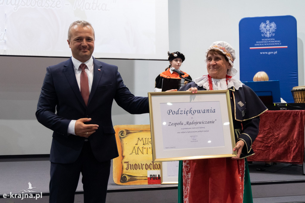 Uroczyste obchody Dnia Matki w Urzędzie Wojewódzkim