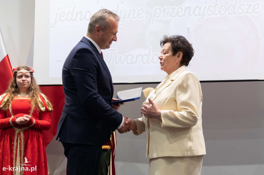 Uroczyste obchody Dnia Matki w Urzędzie Wojewódzkim