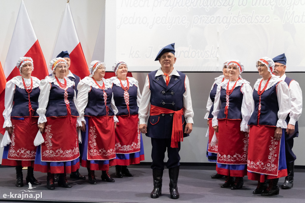 Uroczyste obchody Dnia Matki w Urzędzie Wojewódzkim