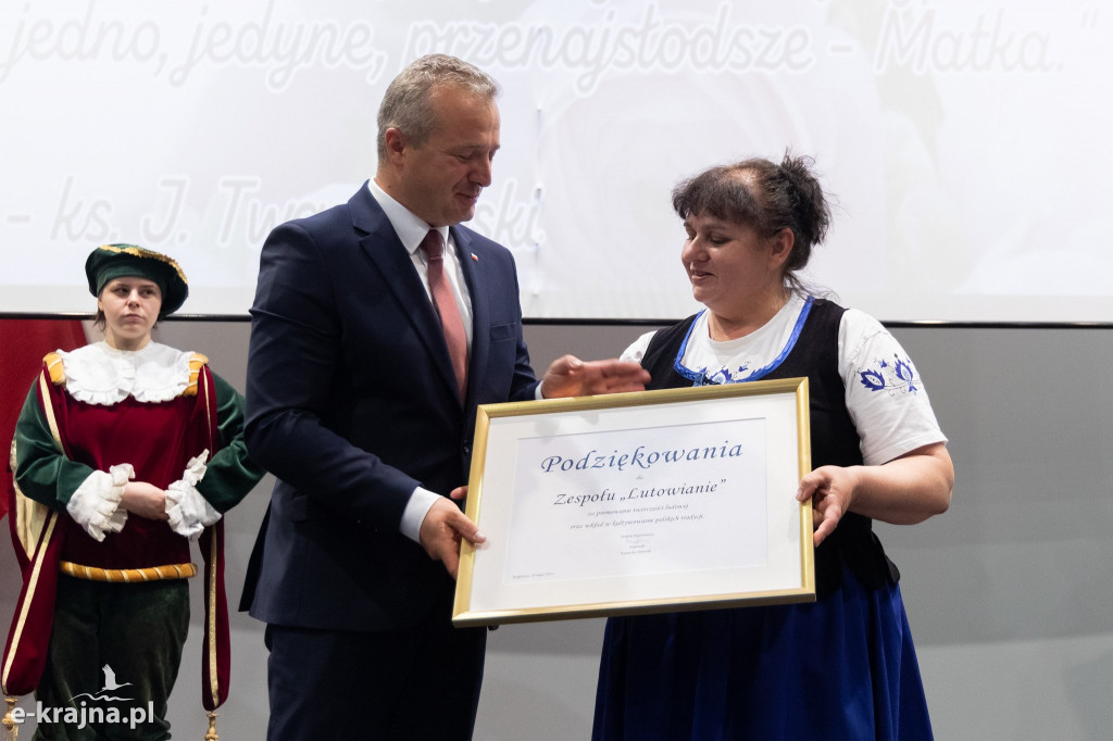 Uroczyste obchody Dnia Matki w Urzędzie Wojewódzkim