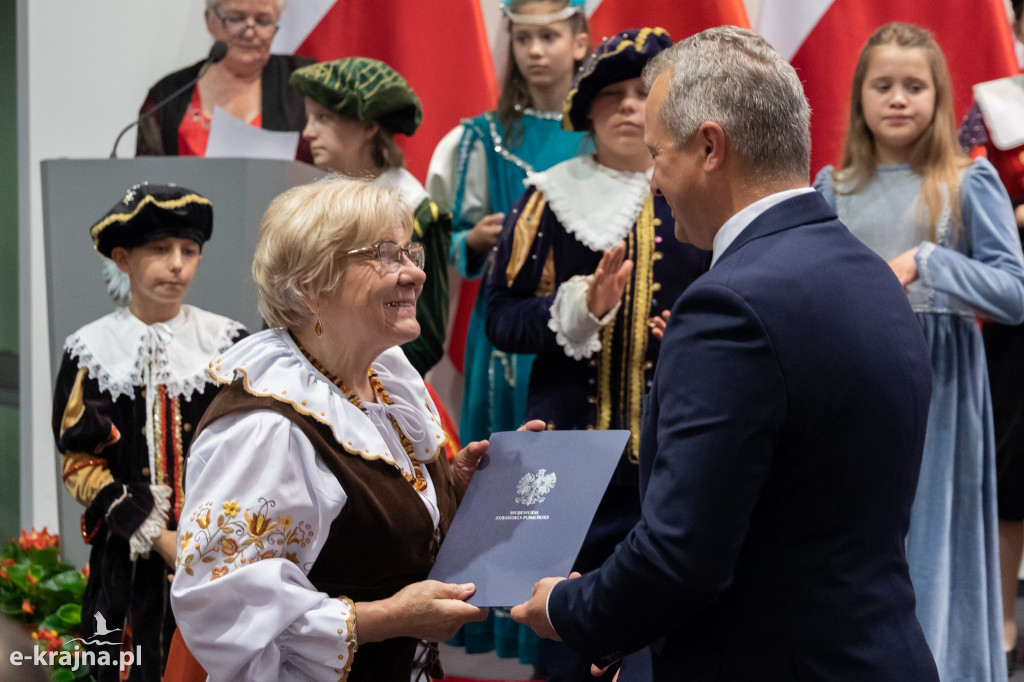 Uroczyste obchody Dnia Matki w Urzędzie Wojewódzkim