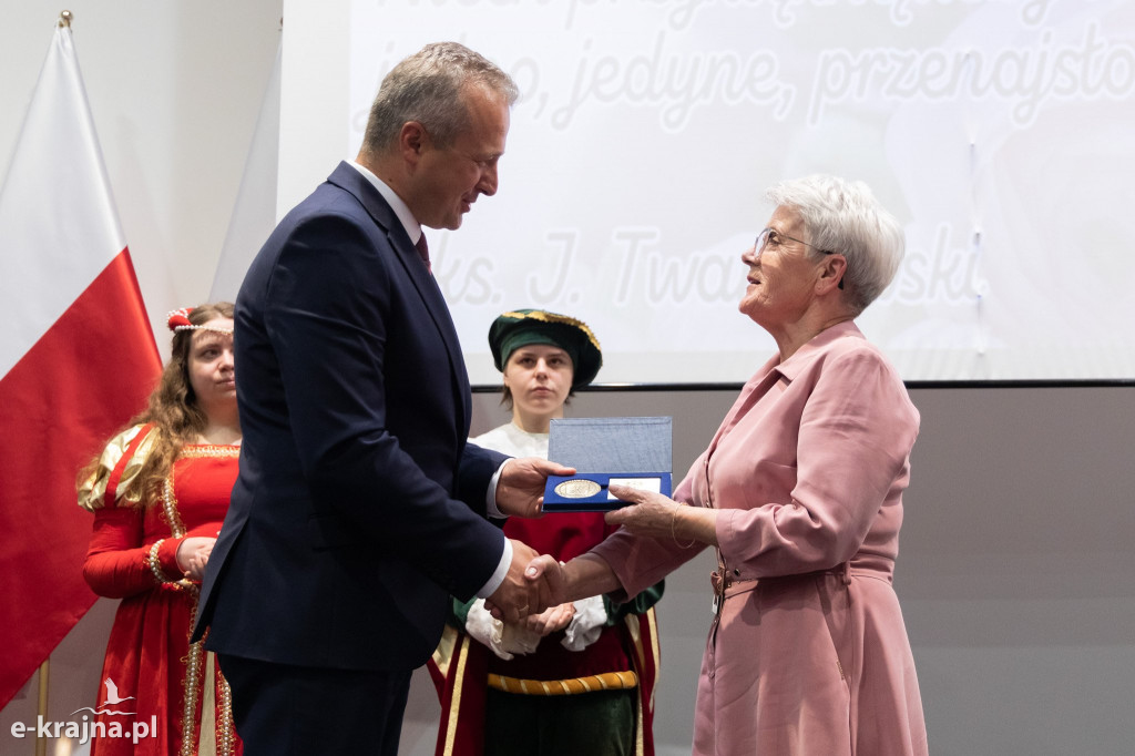Uroczyste obchody Dnia Matki w Urzędzie Wojewódzkim