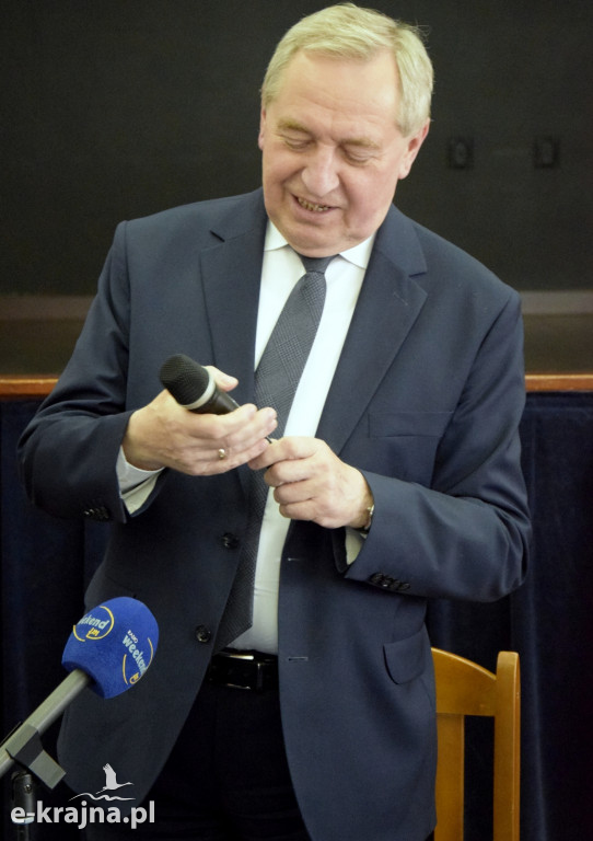 Wicepremier, minister rolnictwa Henryk Kowalczyk spotkał się z rolnikami w Kęsowie