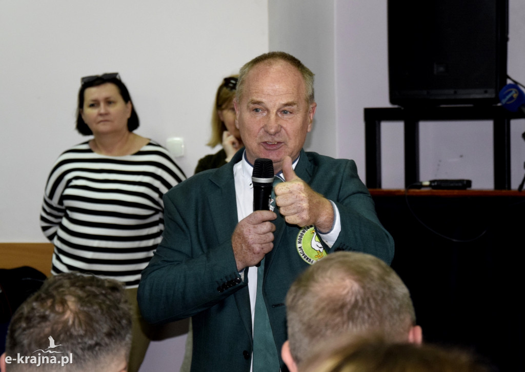 Wicepremier, minister rolnictwa Henryk Kowalczyk spotkał się z rolnikami w Kęsowie