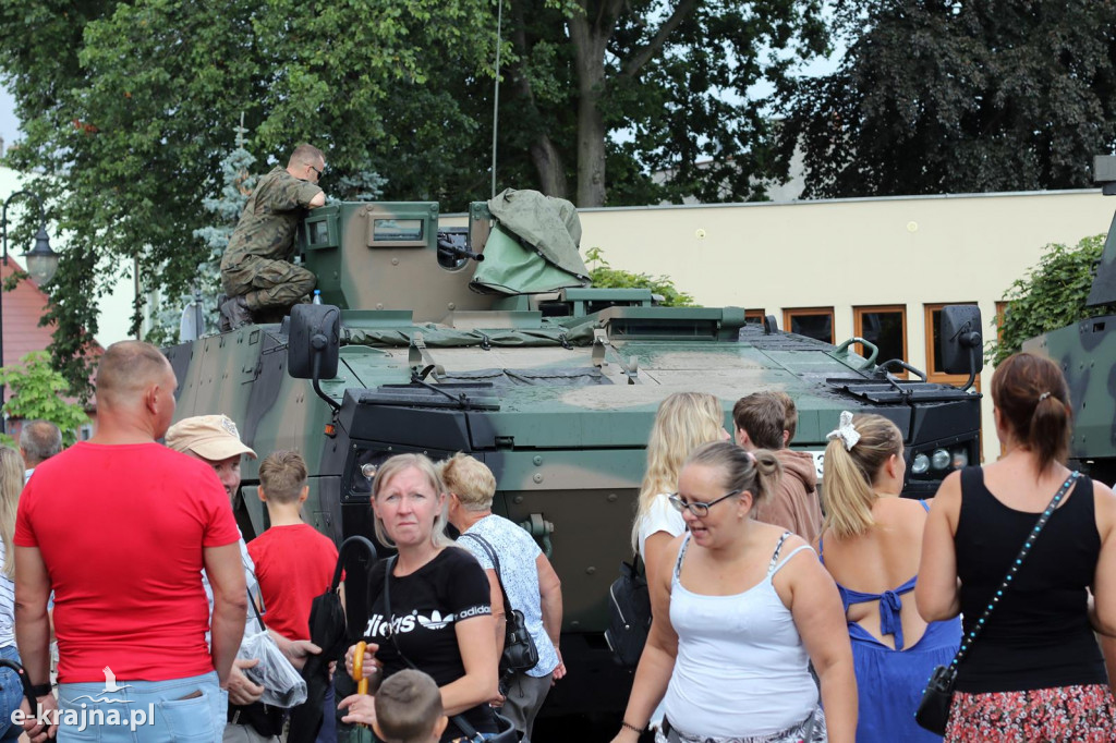 Piknik z okazji Święta Wojska Polskiego w Więcborku