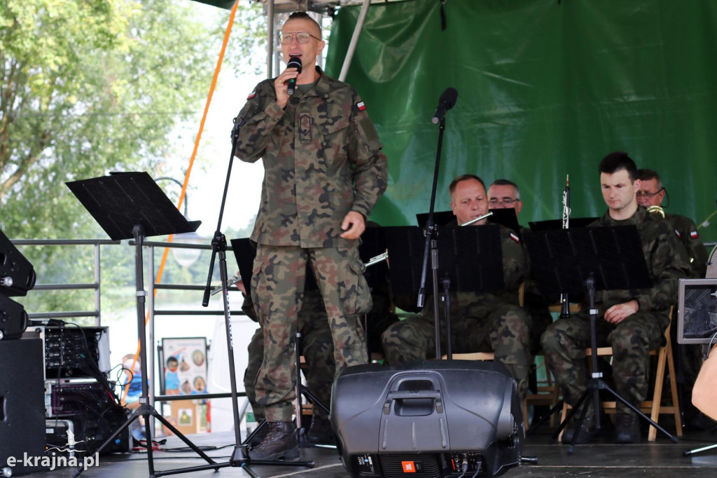 Piknik z okazji Święta Wojska Polskiego w Więcborku