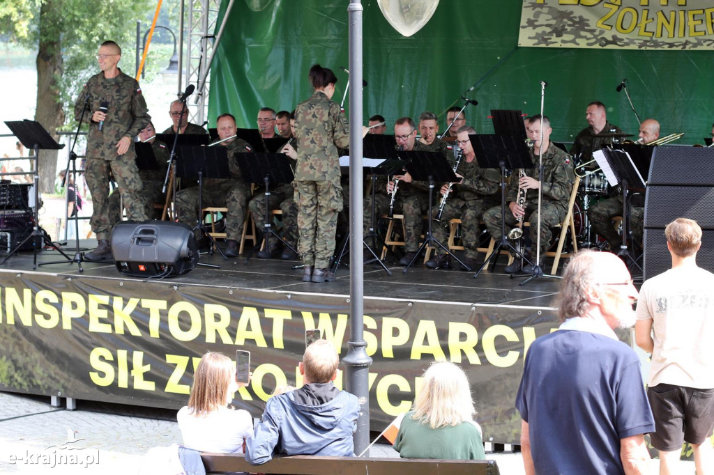 Piknik z okazji Święta Wojska Polskiego w Więcborku