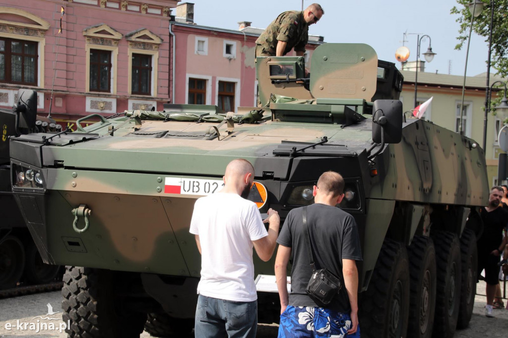 Piknik z okazji Święta Wojska Polskiego w Więcborku
