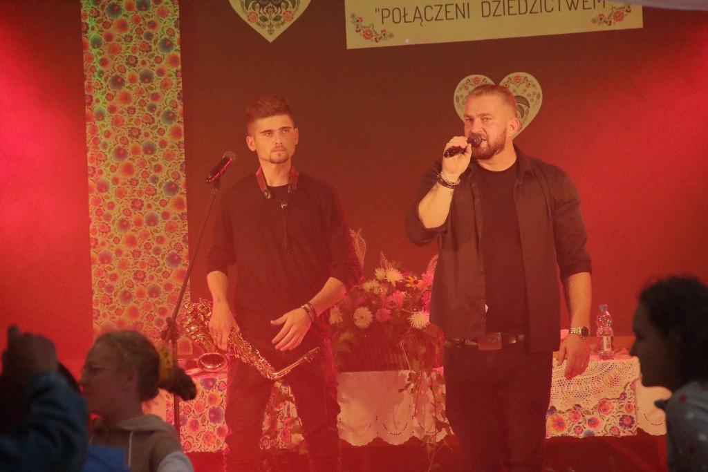 Zaślubiny na jarmarku w Wałdowie